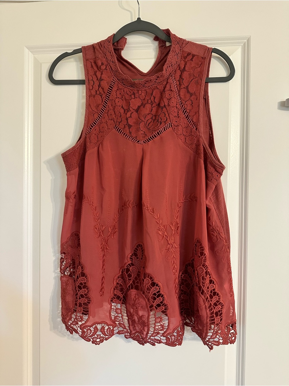 Lace Detail Sleeveless Tank - Rust